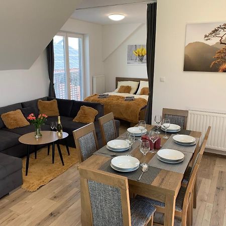 Cozy 2-Bedroom Vacation Apartment With Entire Top Floor Gaj  Экстерьер фото