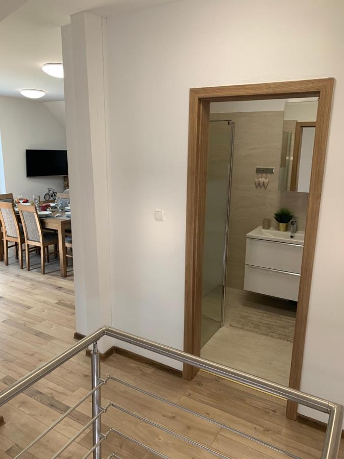 Cozy 2-Bedroom Vacation Apartment With Entire Top Floor Gaj  Экстерьер фото